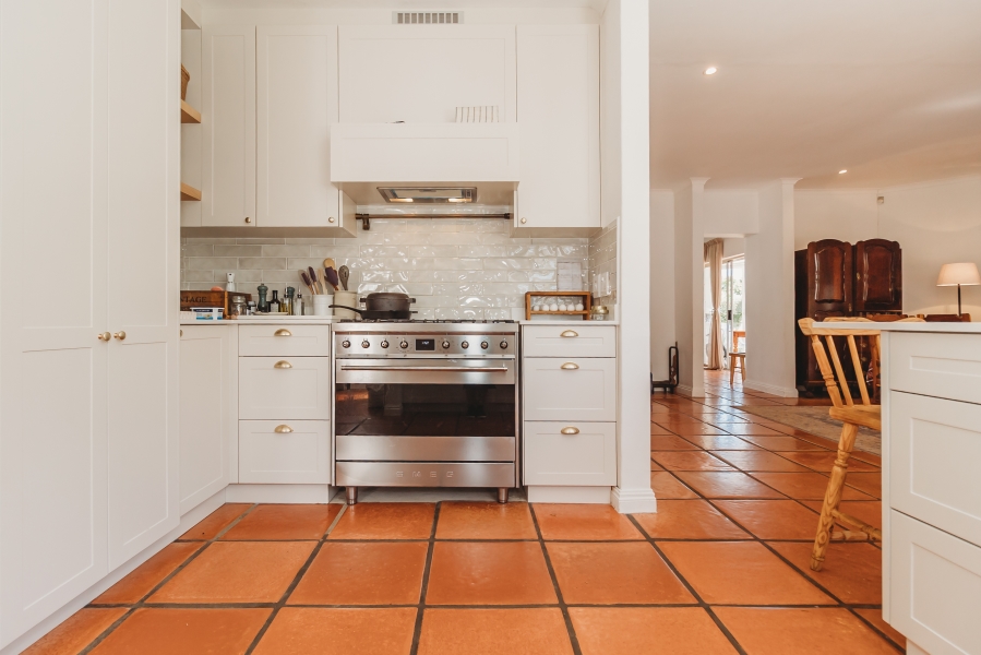 4 Bedroom Property for Sale in Heatherlands Western Cape